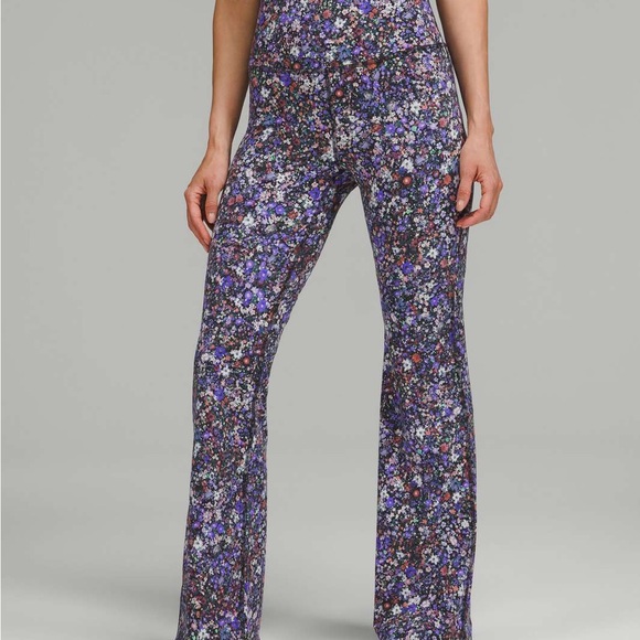 NWT Lululemon Groove SHR Flare - Picture 3 of 8